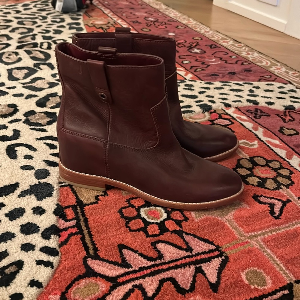 NWT Cole Haan Grande OS Zillie leather Hidden Wedge. 7.5. Beautiful!!